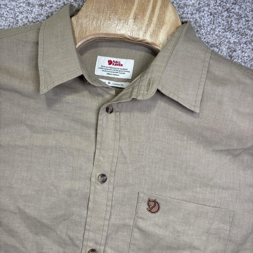 Fjallraven Mens Ovik Travel Shirt Medium Beige Short Sleeve Button Up 87039